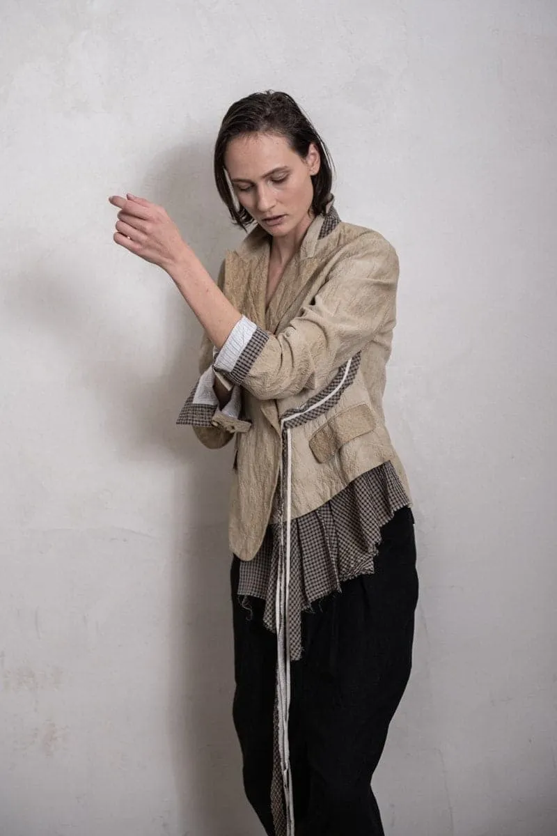 Forme D'Expression | Asymmetric Blazer DG037 | Leinen Damenblazer in beige